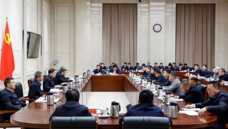 3月27日，集團(tuán)董事長(zhǎng)王浩宇參加甘肅省民營(yíng)企業(yè)座談會(huì)并作交流發(fā)言